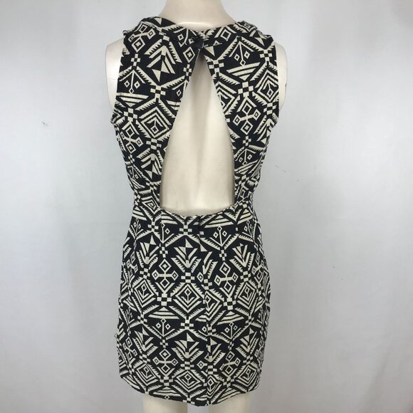 ASTR - WOMEN'S SMALL - BLACK/CREAM EMBROIDERED AZTEC OPEN BACK COTTON DRESS - Picture 5 of 7